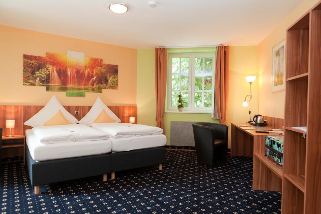 Hotel Deutscher Hof Babenhausen  Bilik gambar